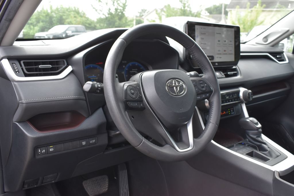 Used 2023 Toyota RAV4 Limited FWD image 10
