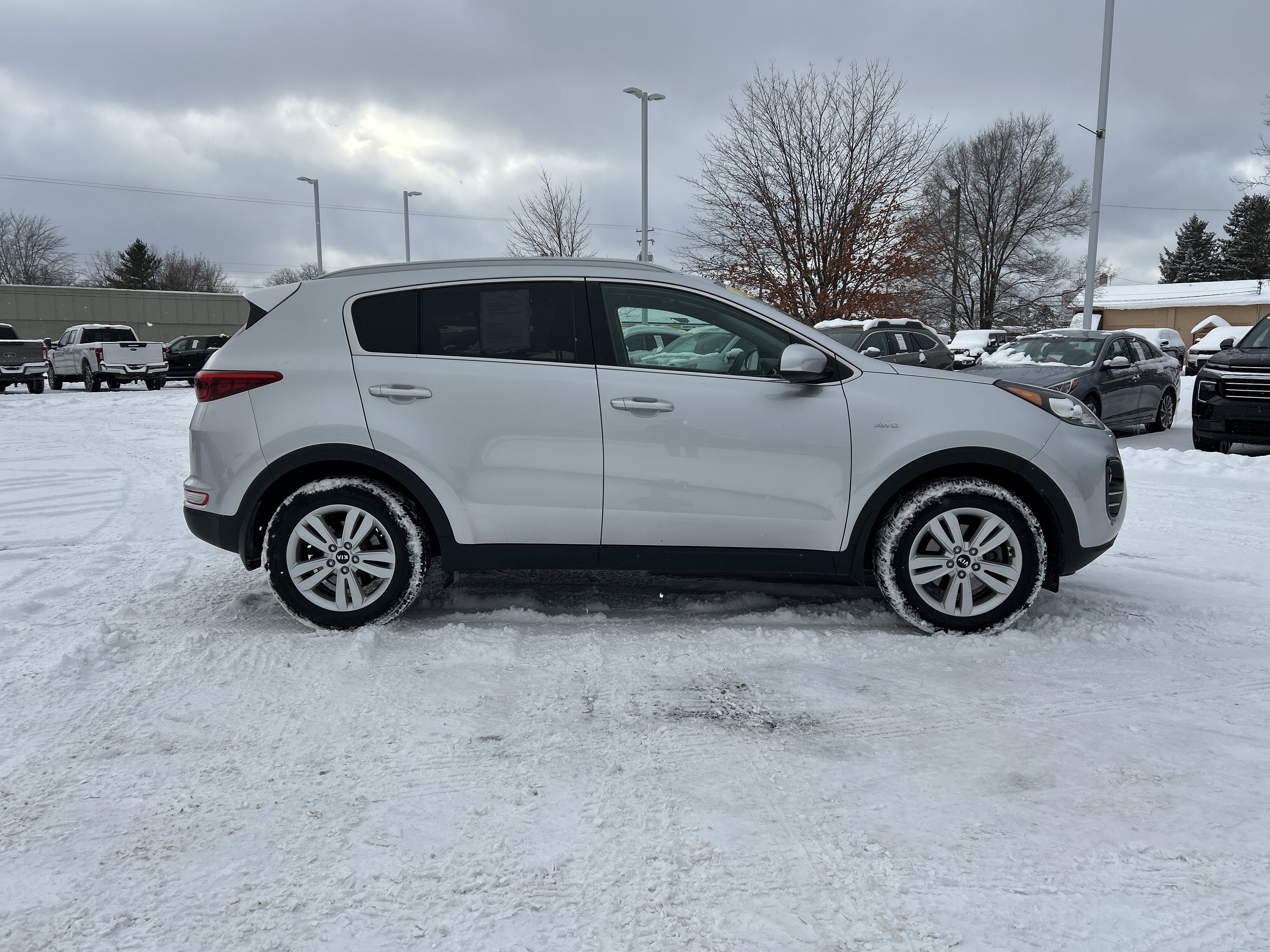 Used 2018 Kia Sportage LX w/ LX Popular Package image 2