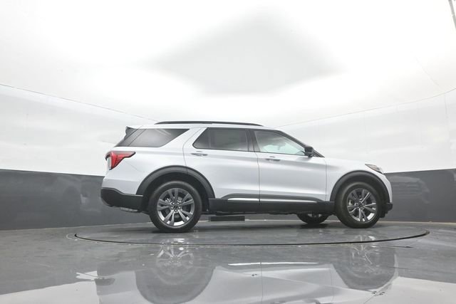 Certified 2025 Ford Explorer Active w/ Active Comfort Package AWD/4WD image 39