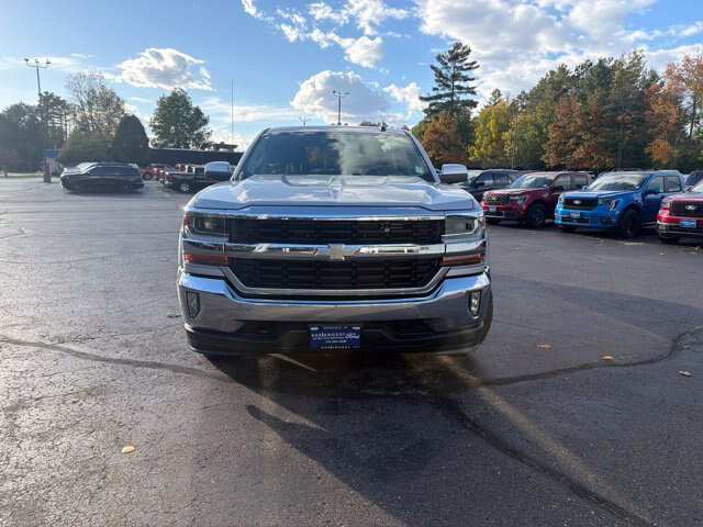Used 2018 Chevrolet Silverado 1500 LT w/ All Star Edition AWD/4WD image 3