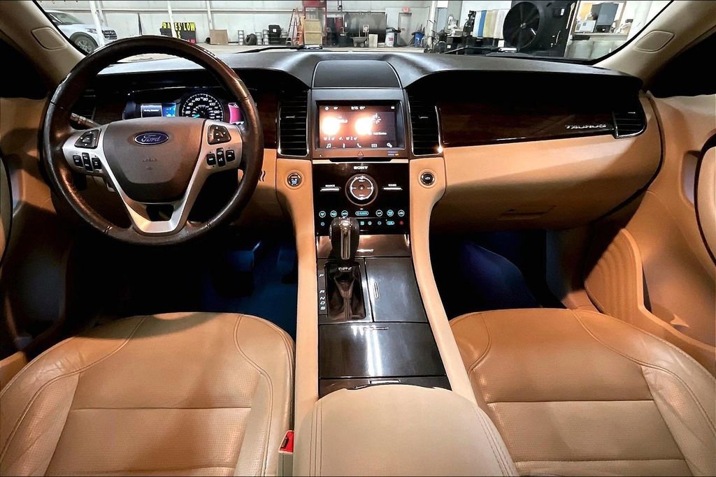 Certified 2017 Ford Taurus Limited image 14