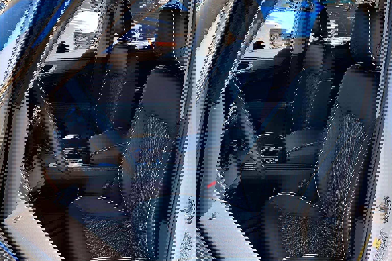 Used 2025 Volkswagen Atlas SEL Premium R-Line image 10