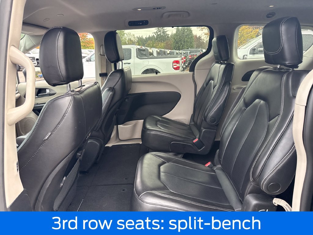 Used 2023 Chrysler Pacifica Touring-L FWD image 9