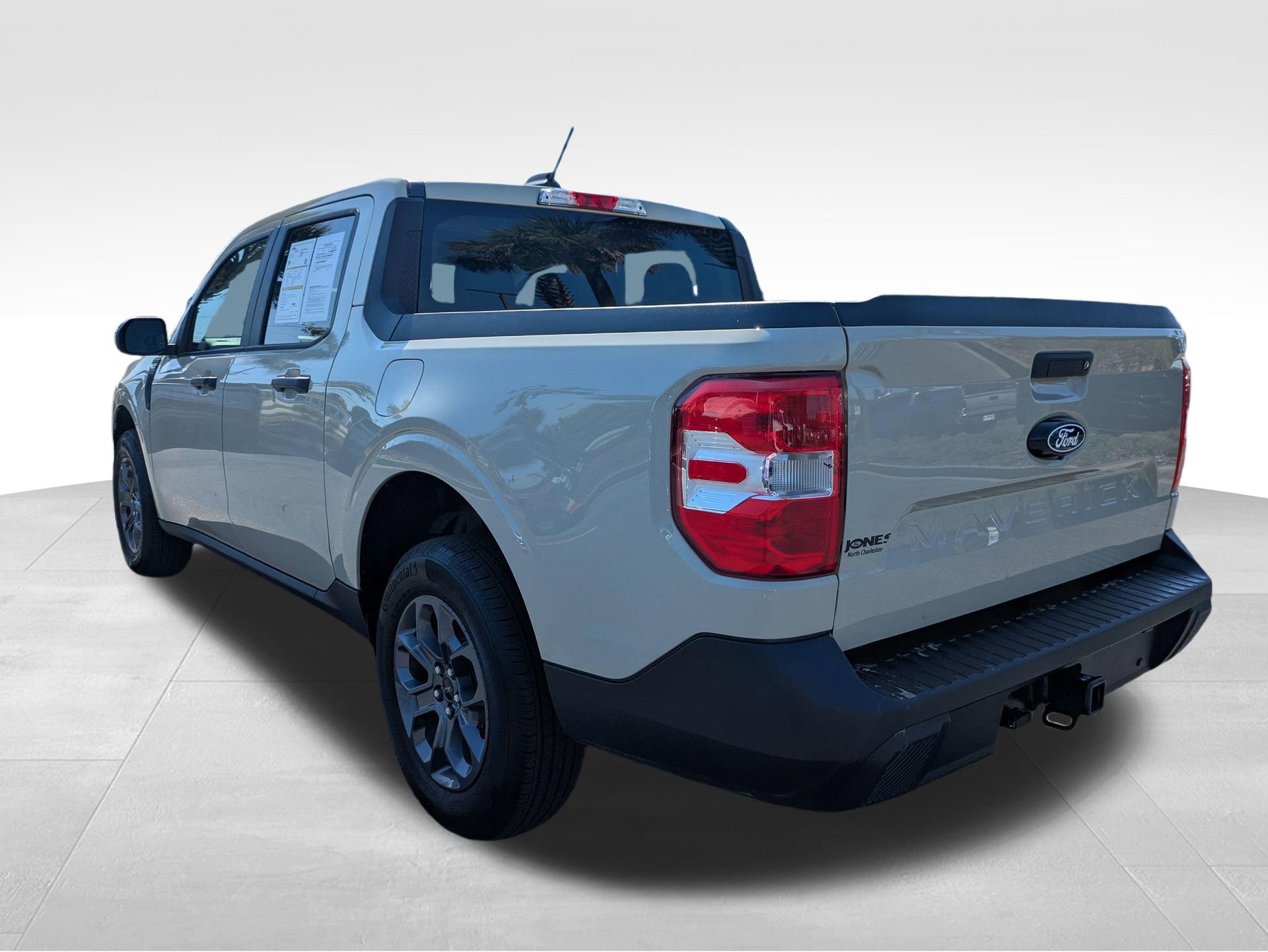 Certified 2025 Ford Maverick XLT w/ Equipment Group 302A AWD/4WD image 8