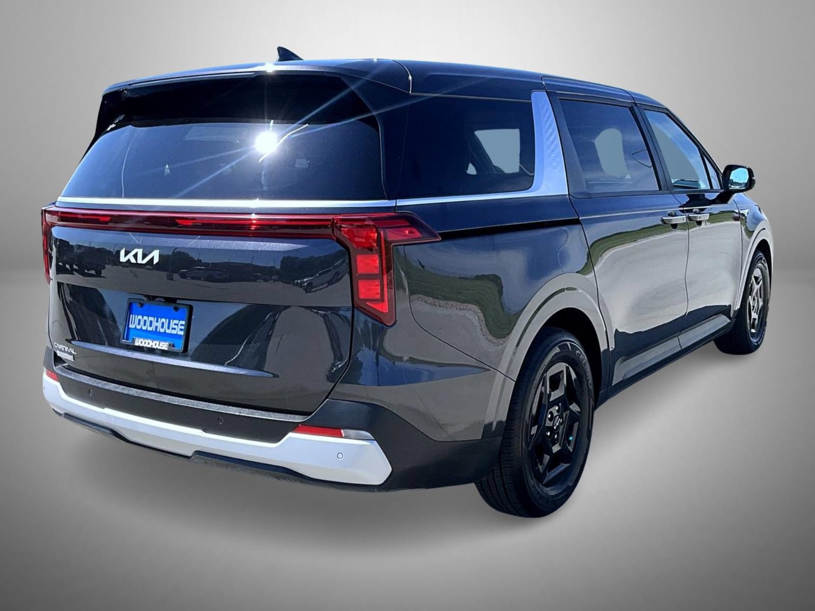 Used 2025 Kia Carnival FWD image 5