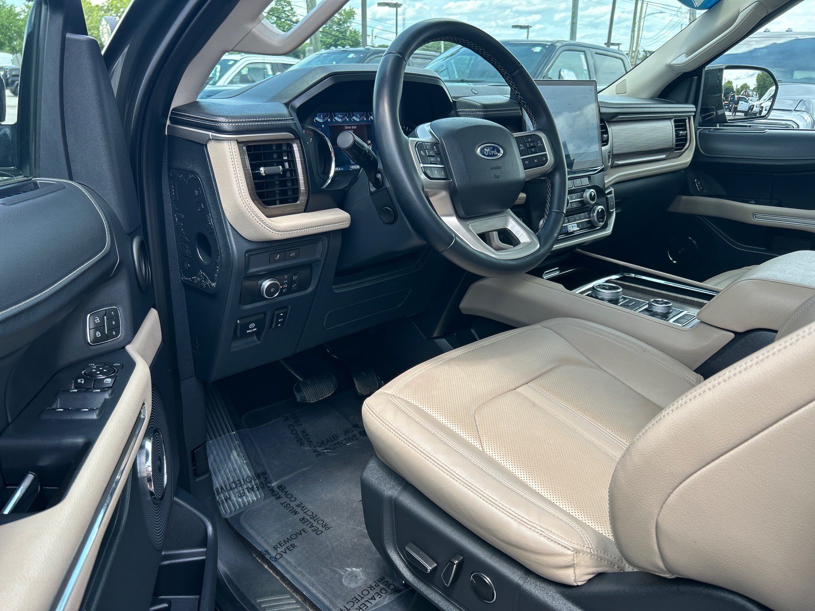 Certified 2022 Ford Expedition Limited AWD/4WD image 8