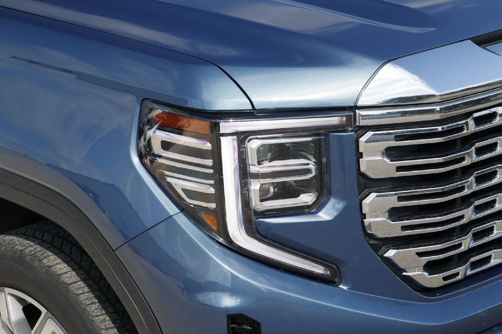 Used 2025 GMC Sierra 1500 Denali AWD/4WD image 27