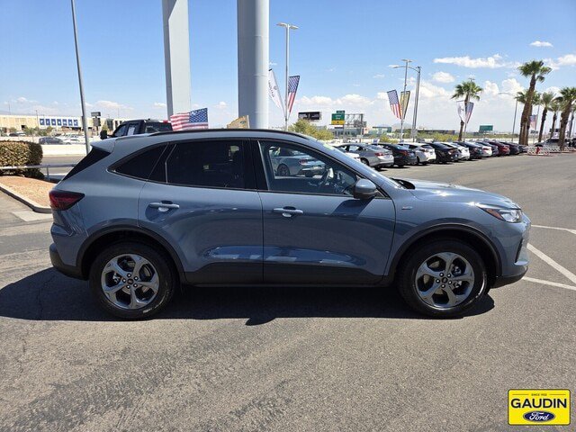 Certified 2025 Ford Escape ST-Line Select AWD/4WD image 8