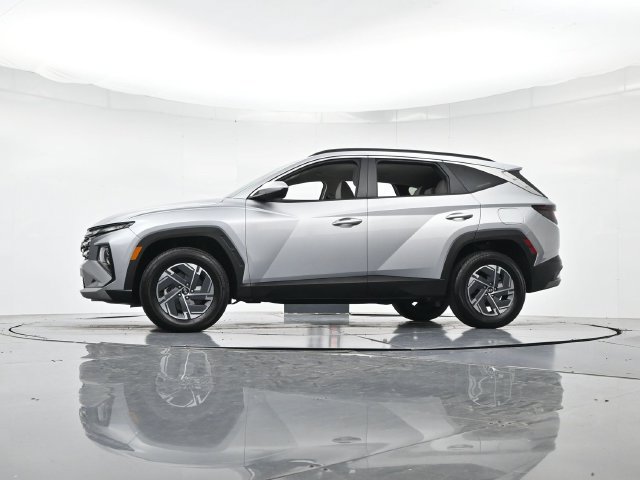 Used 2025 Hyundai Tucson Blue AWD/4WD image 37