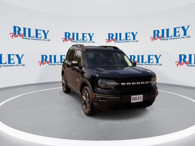 Certified 2023 Ford Bronco Sport Outer Banks w/ Tech Package AWD/4WD image 3