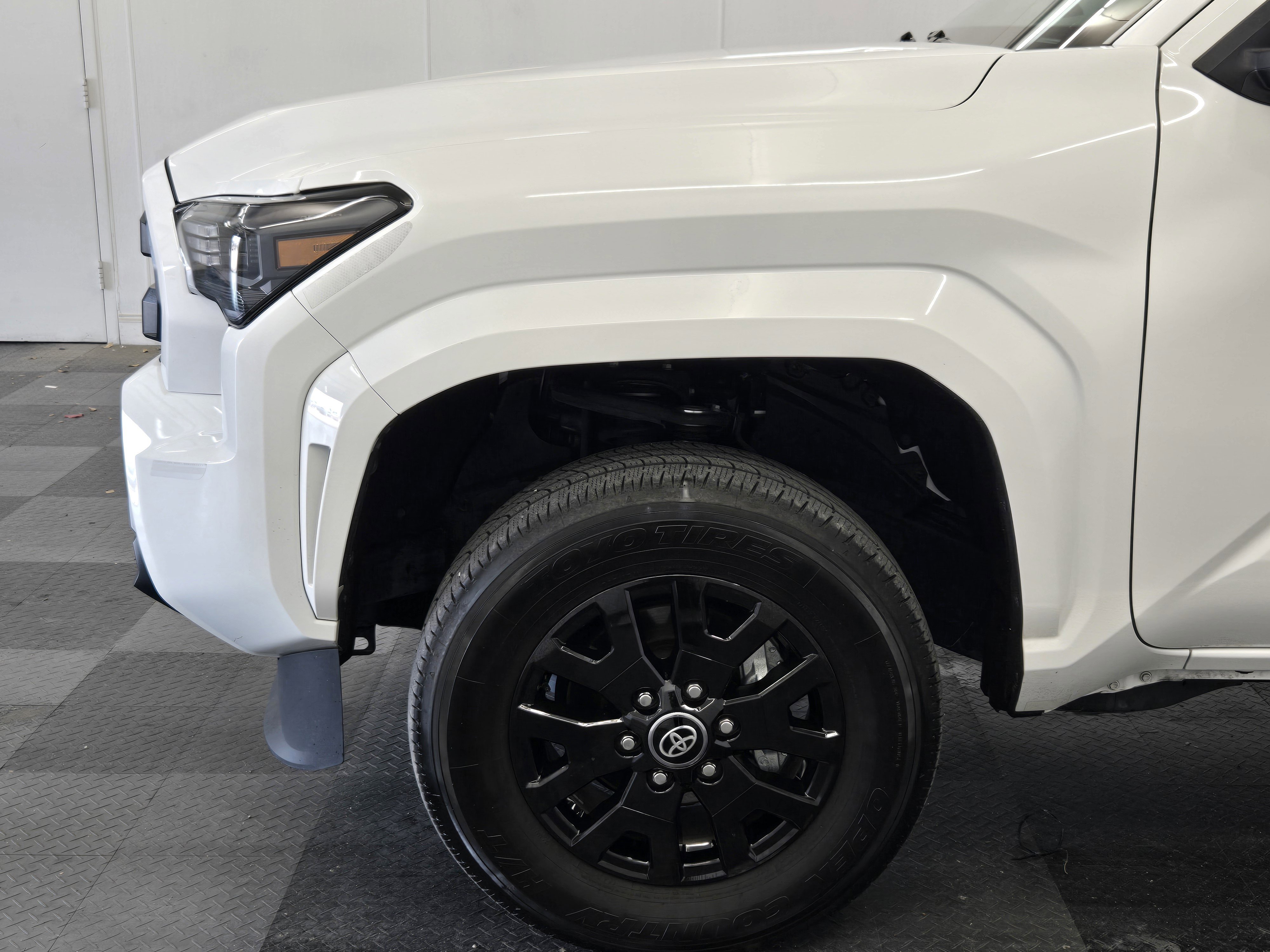 Used 2025 Toyota Tacoma SR5 RWD image 9