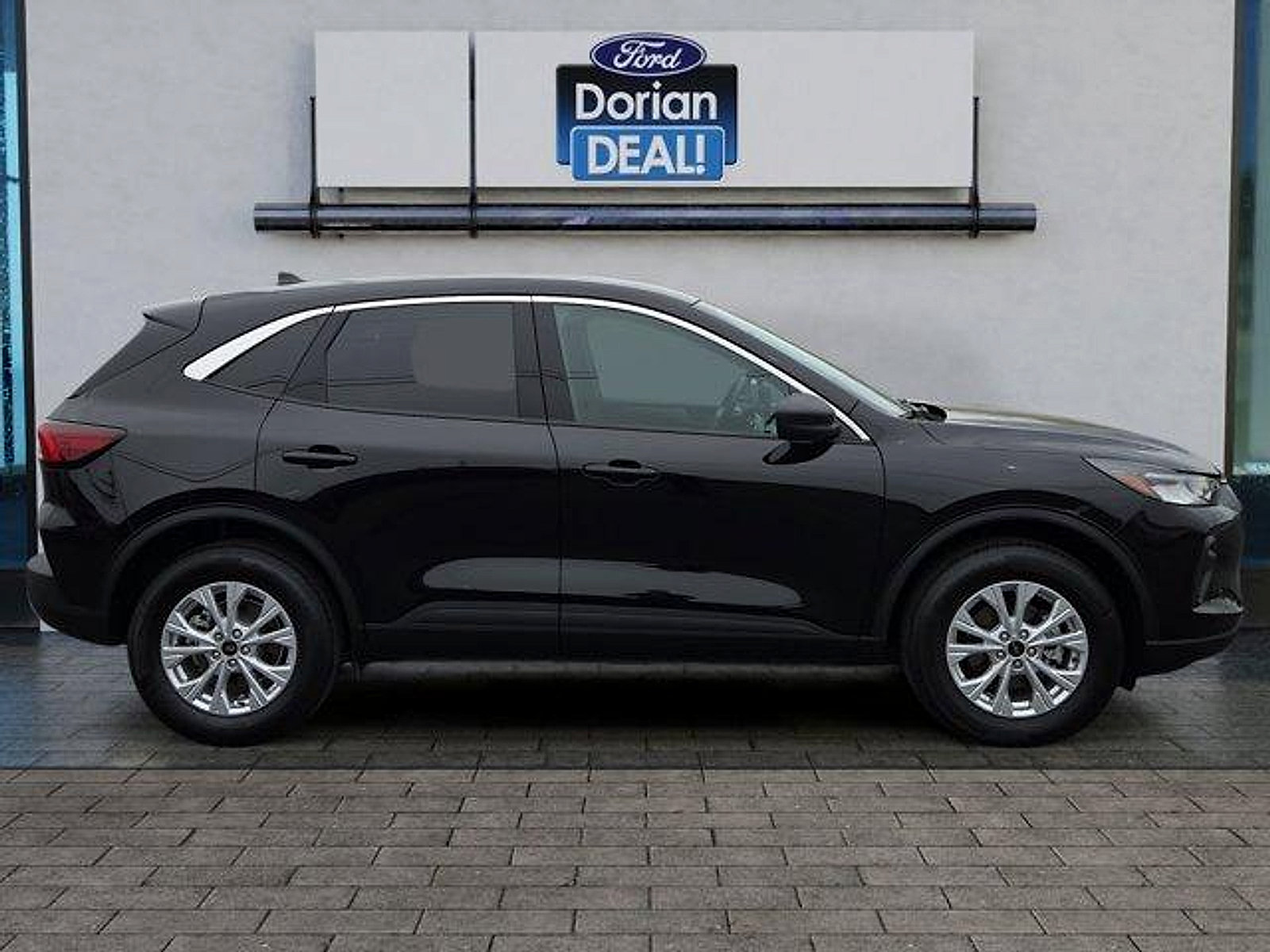 Certified 2024 Ford Escape Active AWD/4WD image 2