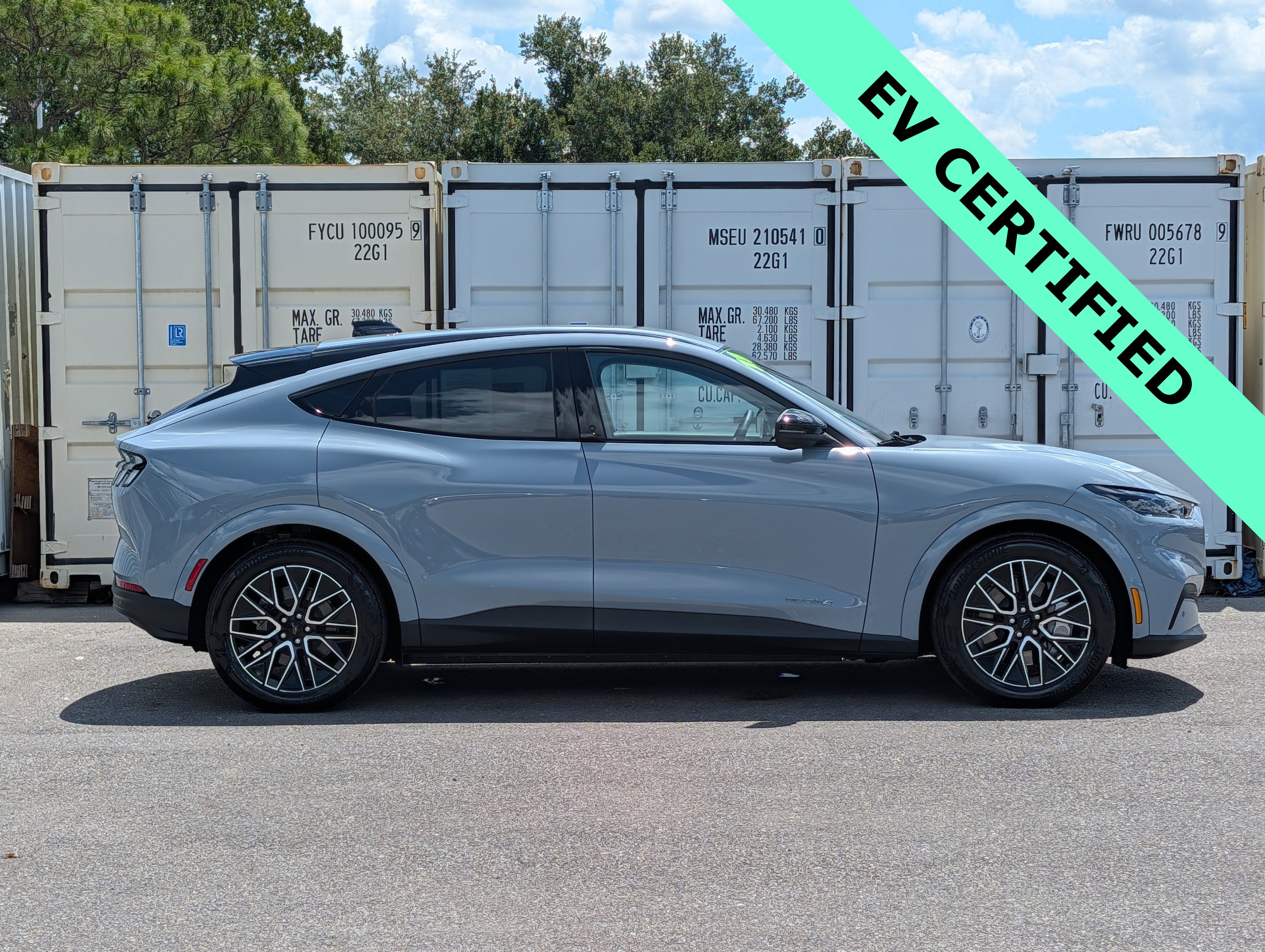 Certified 2025 Ford Mustang Mach-E Premium AWD/4WD image 3