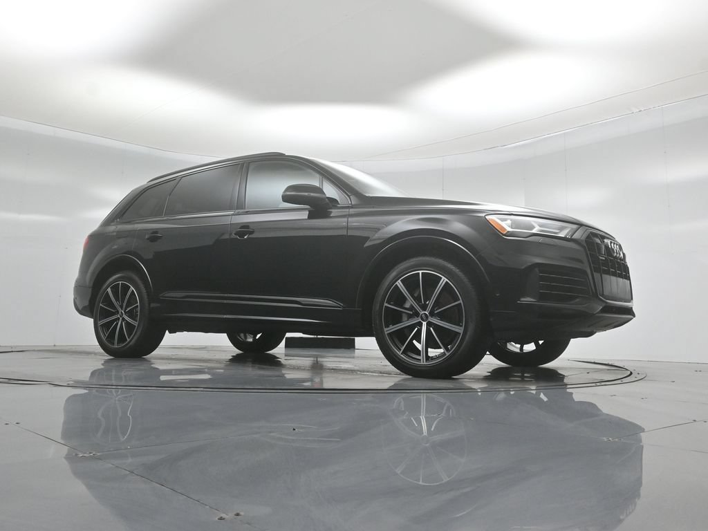 Used 2022 Audi Q7 3.0T Premium Plus w/ Premium Plus Package AWD/4WD image 3