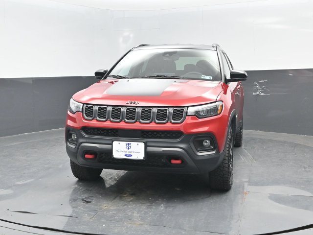 Used 2025 Jeep Compass Trailhawk AWD/4WD image 24