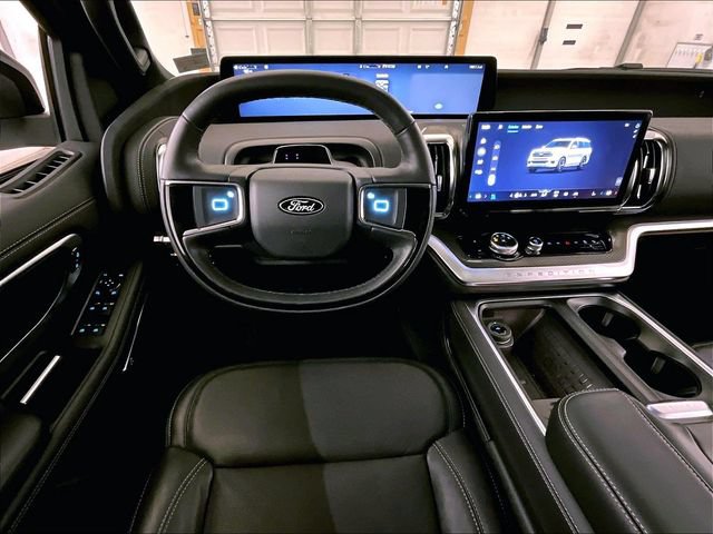 Certified 2025 Ford Expedition Max Platinum w/ Stealth Appearance Package AWD/4WD image 5