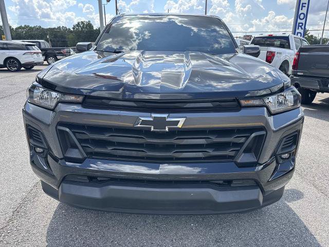 Used 2023 Chevrolet Colorado LT w/ LT Convenience Package II AWD/4WD image 2