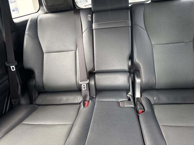 Used 2024 Lexus GX 550 w/ Cold Area Package AWD/4WD image 12