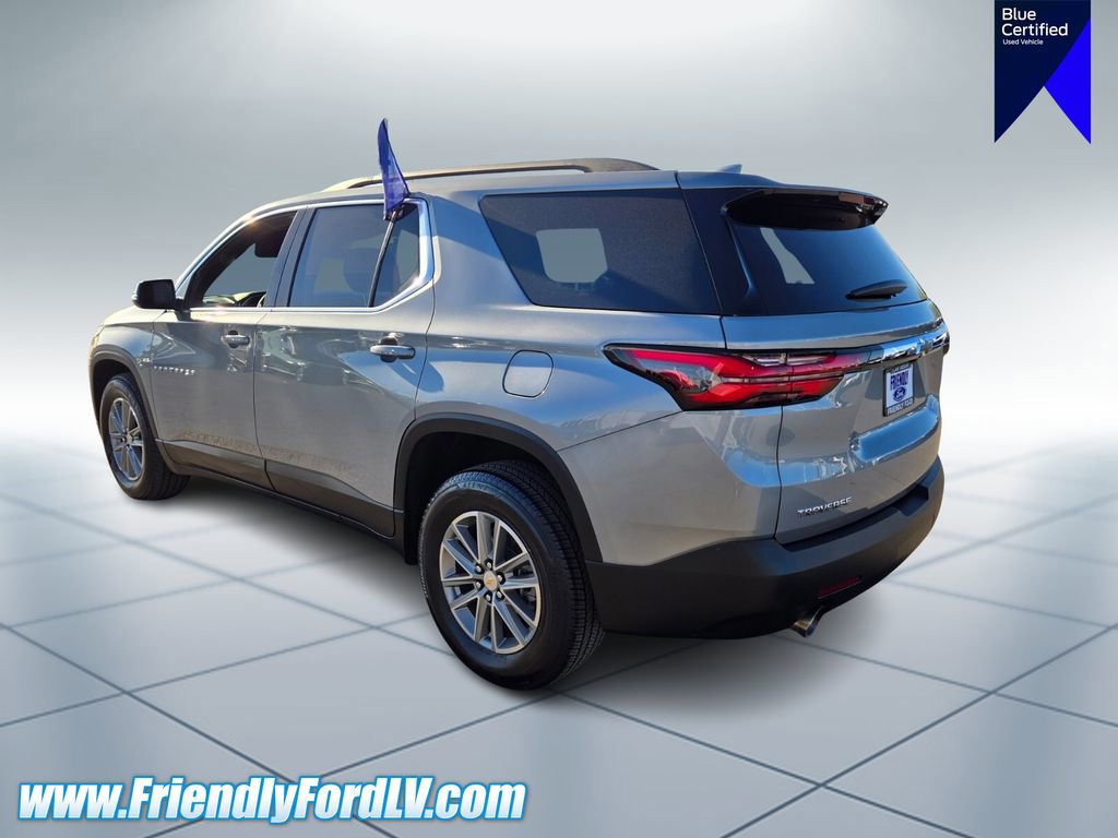 Used 2023 Chevrolet Traverse LT image 3