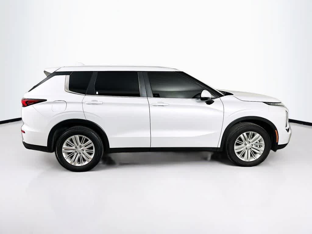 Used 2024 Mitsubishi Outlander ES FWD image 26