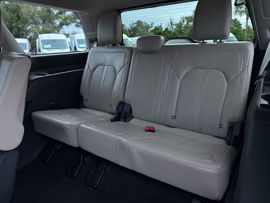 Certified 2023 Ford Expedition Limited image 18