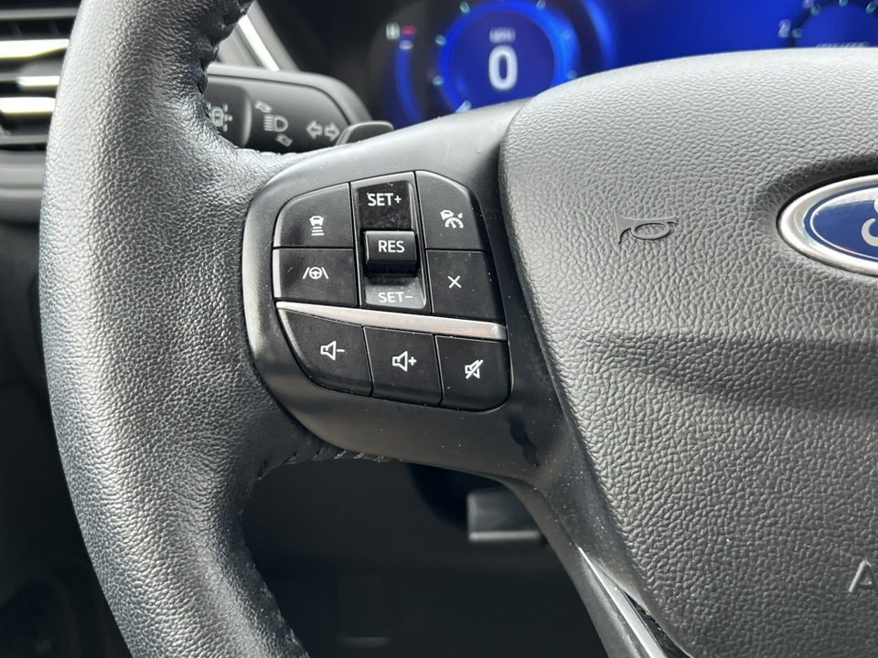 Certified 2020 Ford Escape Titanium image 23