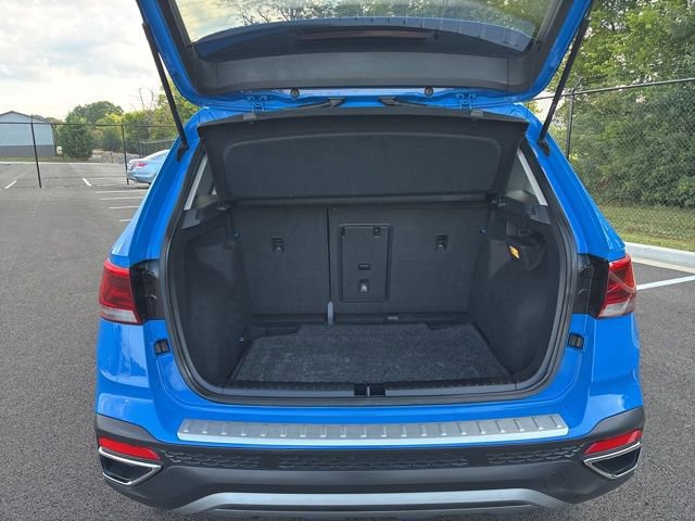 Used 2023 Volkswagen Taos SE w/ Panoramic Sunroof Package image 10