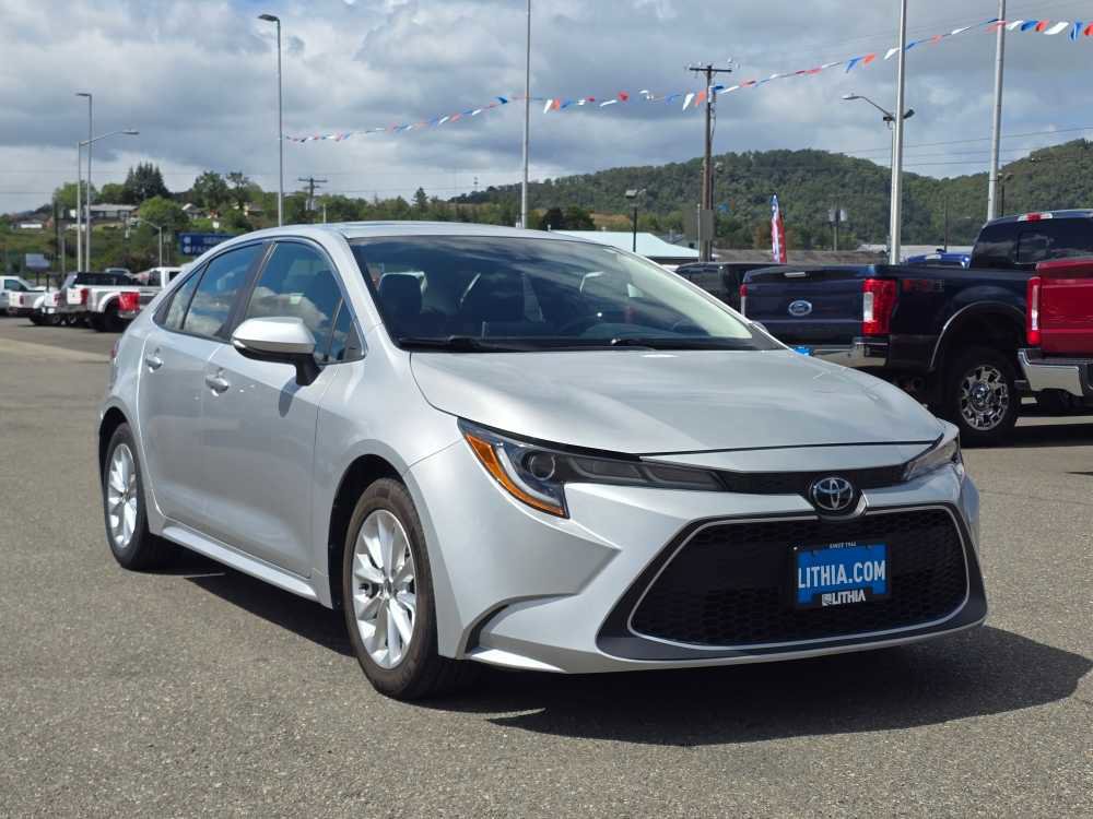 Used 2021 Toyota Corolla XLE w/ Carpet Mat Package (TMS) FWD image 8