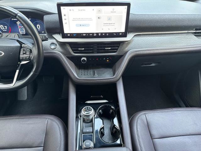 Certified 2025 Ford Explorer Platinum w/ LUX Leather Package AWD/4WD image 33