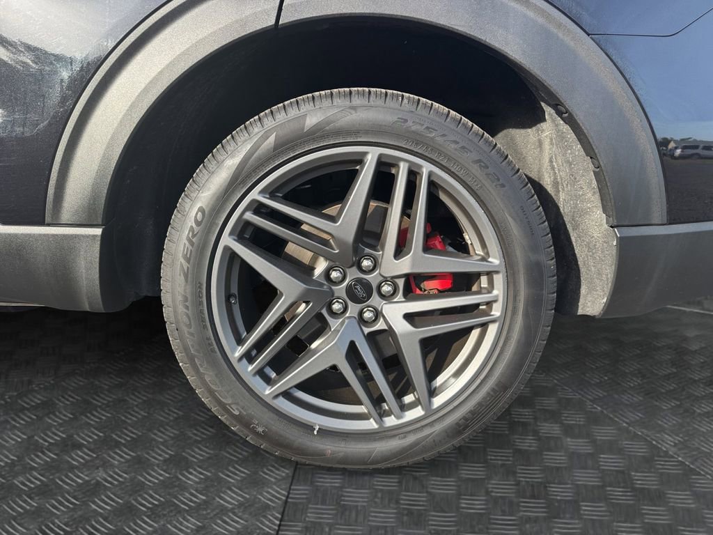 Certified 2025 Ford Explorer ST-Line w/ ST-Line Street Pack AWD/4WD image 19