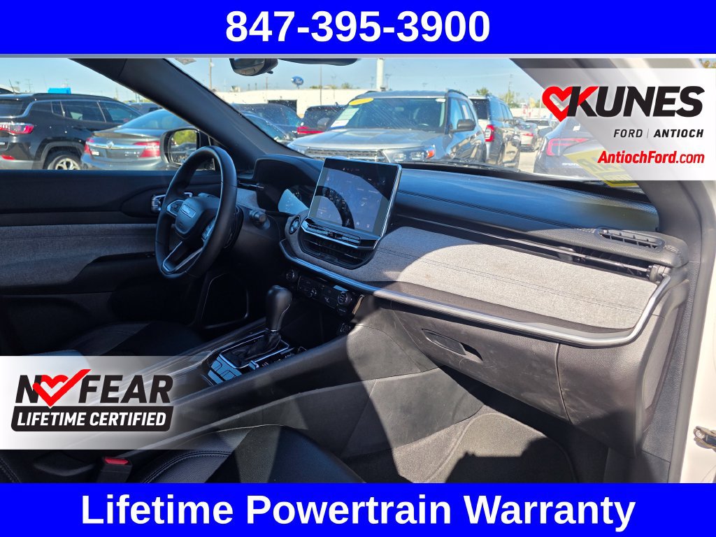 Used 2024 Jeep Compass Latitude AWD/4WD image 30