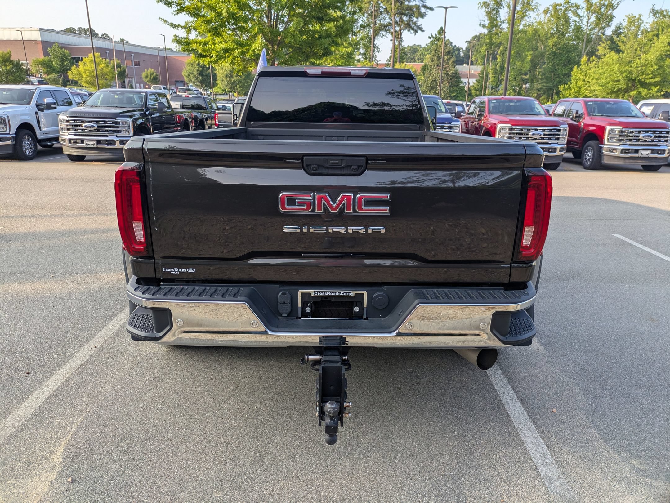 Used 2020 GMC Sierra 3500 4x4 Crew Cab w/ Gooseneck/5TH Wheel Package image 5