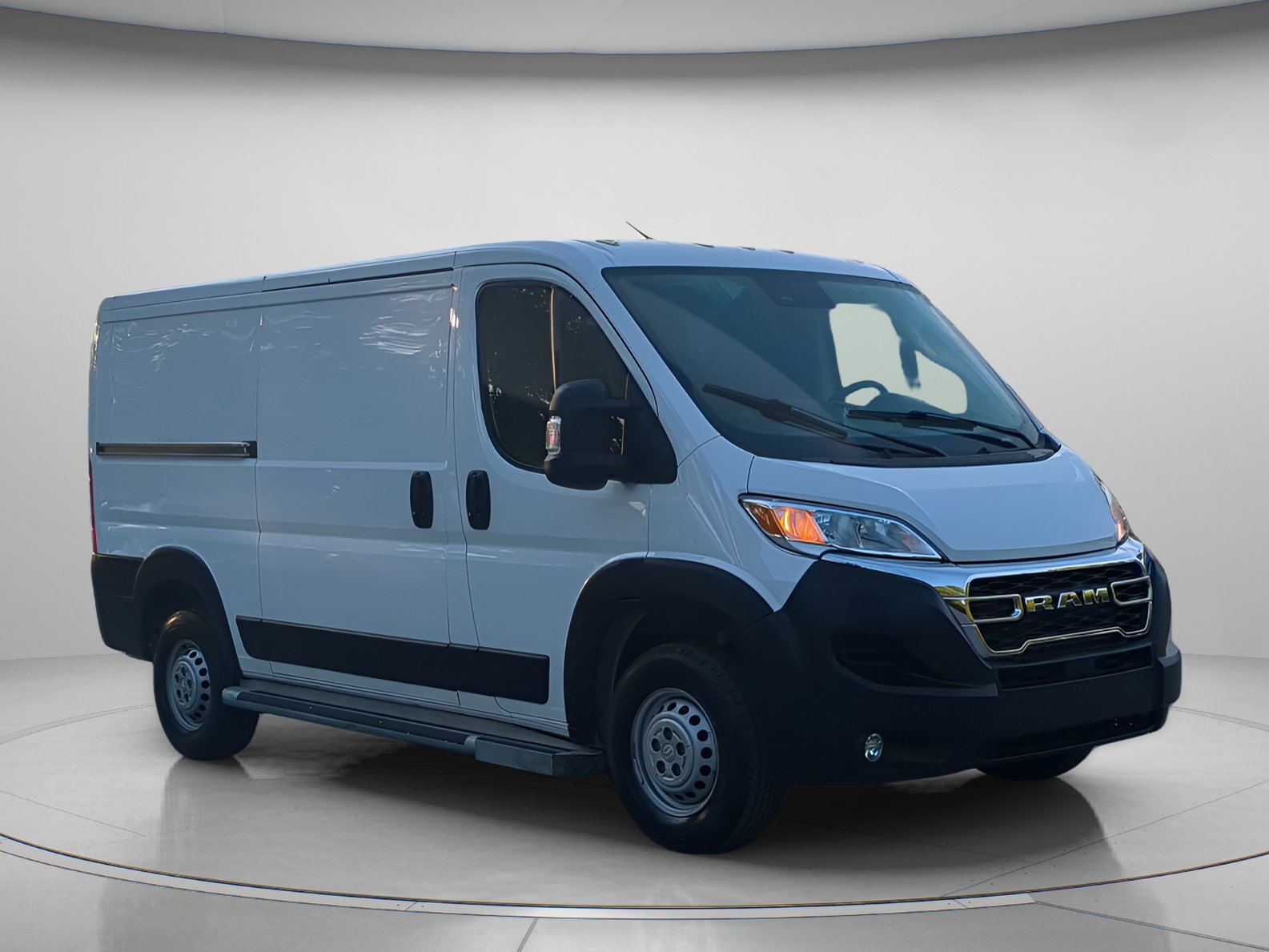 Used 2025 RAM ProMaster 2500 w/ U-Haul Equipment Group FWD image 38