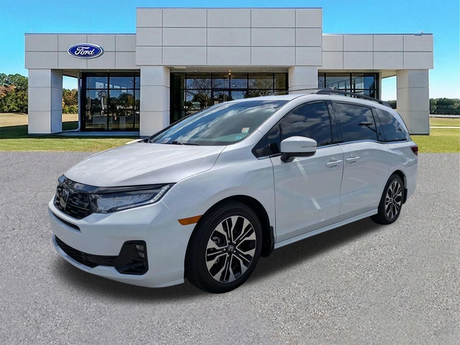 Used 2025 Honda Odyssey Elite image 4