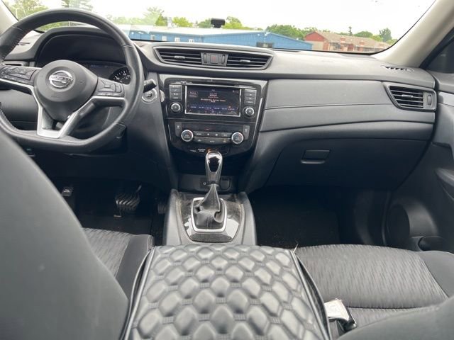 Used 2020 Nissan Rogue SV AWD/4WD image 3