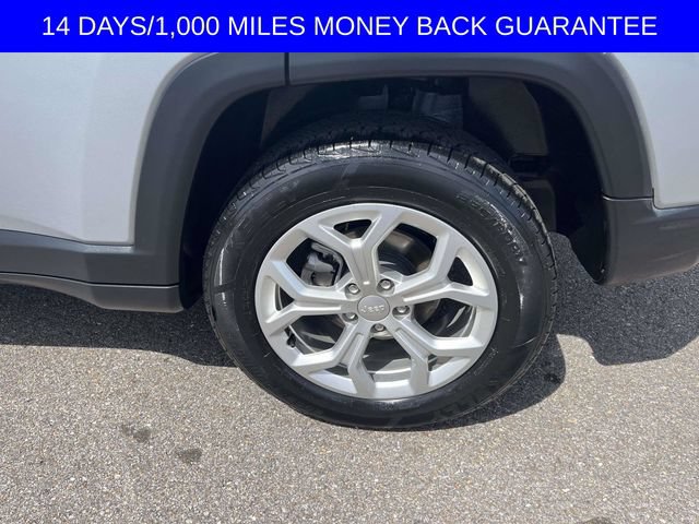 Used 2024 Jeep Compass Latitude AWD/4WD image 6