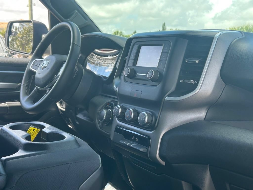 Used 2024 RAM 1500 Big Horn RWD image 29