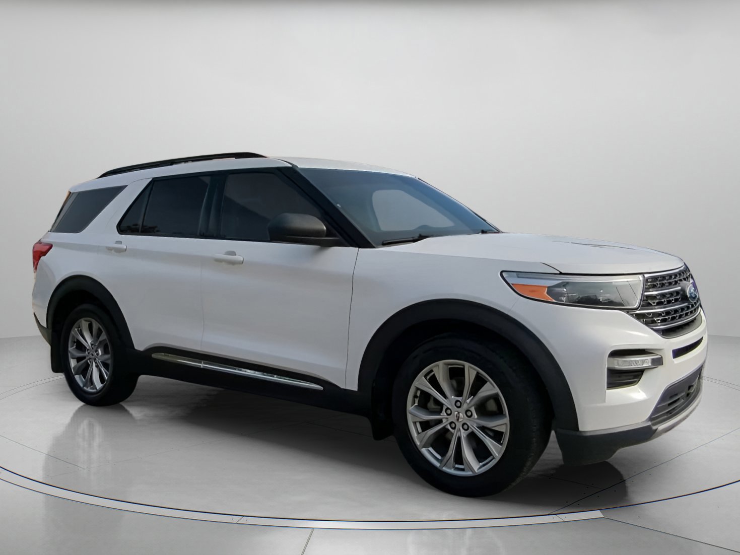 Certified 2020 Ford Explorer XLT w/ Equipment Group 202A image 31