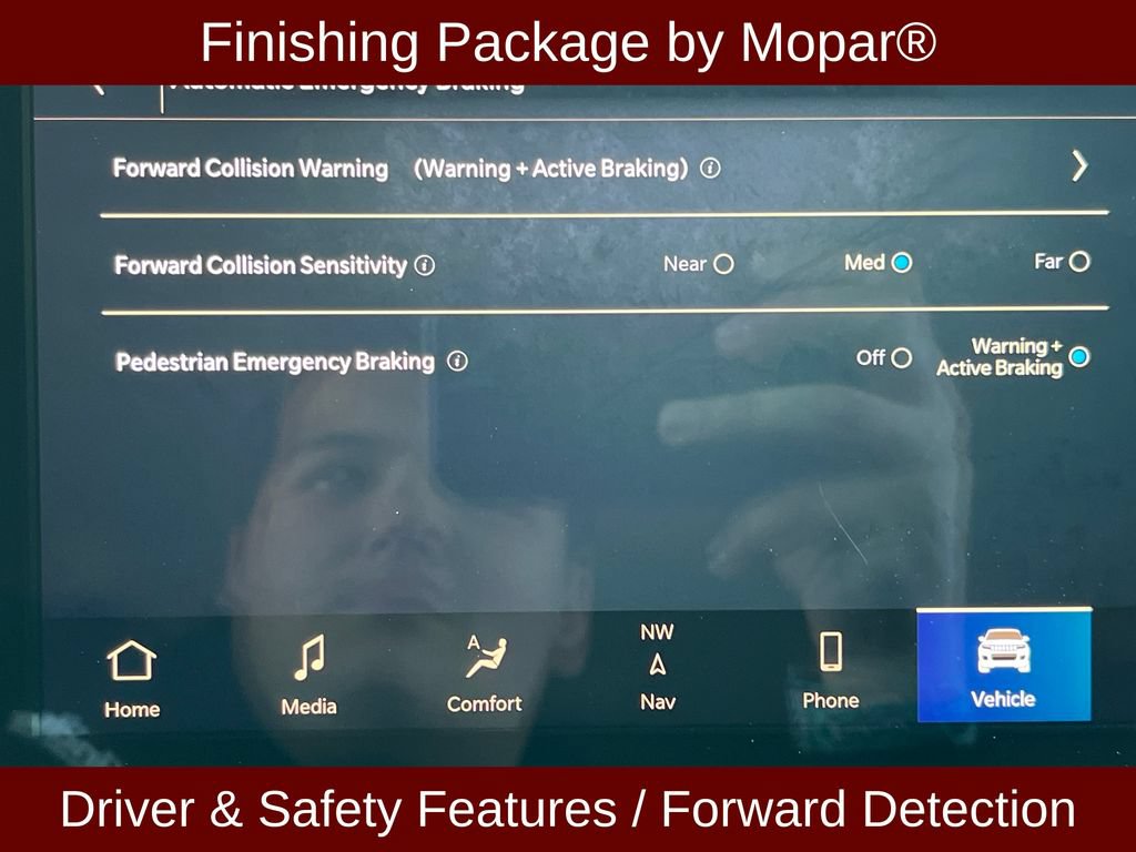 Used 2023 Jeep Grand Cherokee L Limited w/ MOPAR Finishing Package AWD/4WD image 6