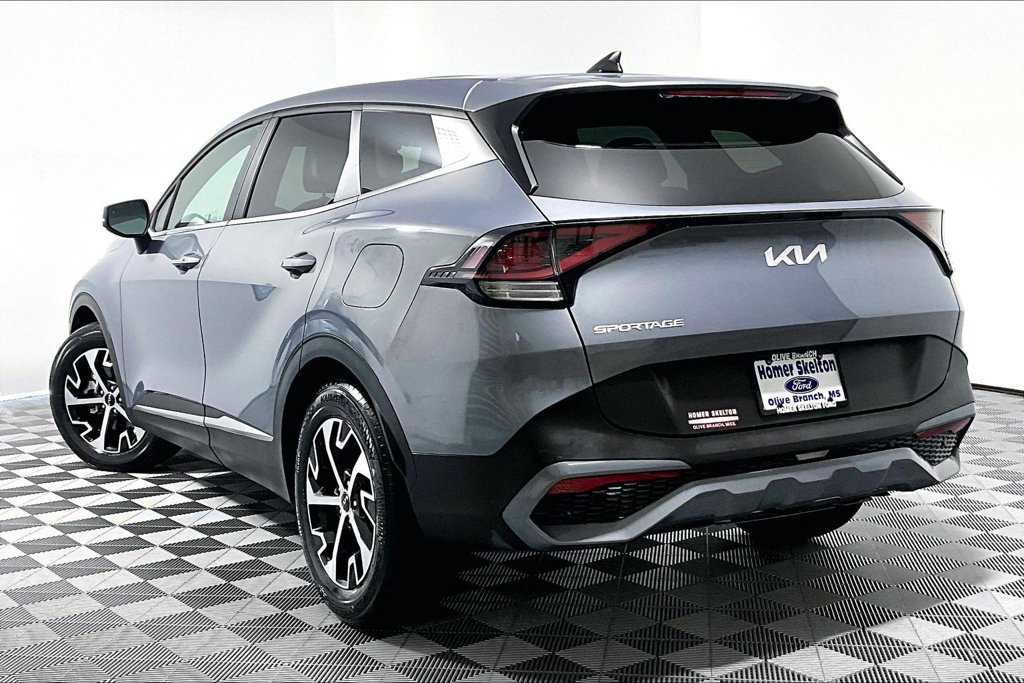 Used 2023 Kia Sportage EX FWD image 11