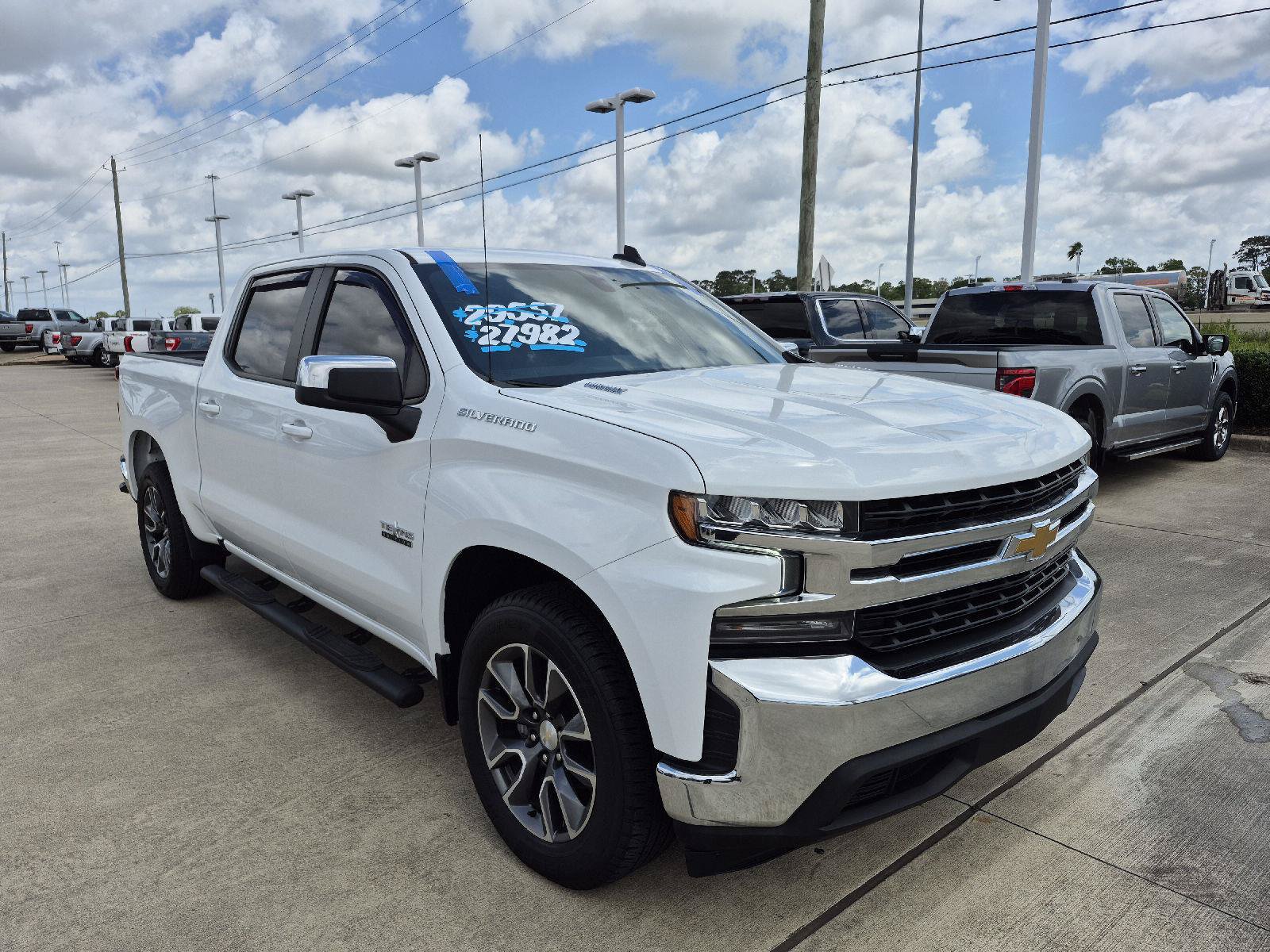 Used 2022 Chevrolet Silverado 1500 LT w/ Convenience Package II RWD image 11