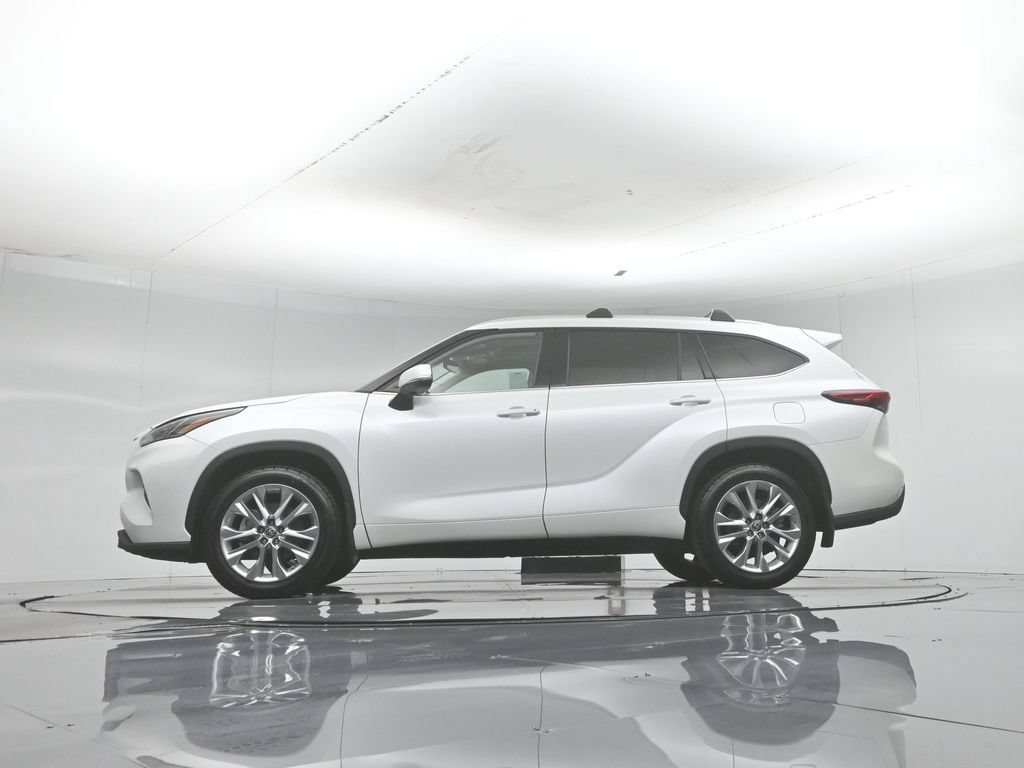 Used 2022 Toyota Highlander Limited FWD image 58