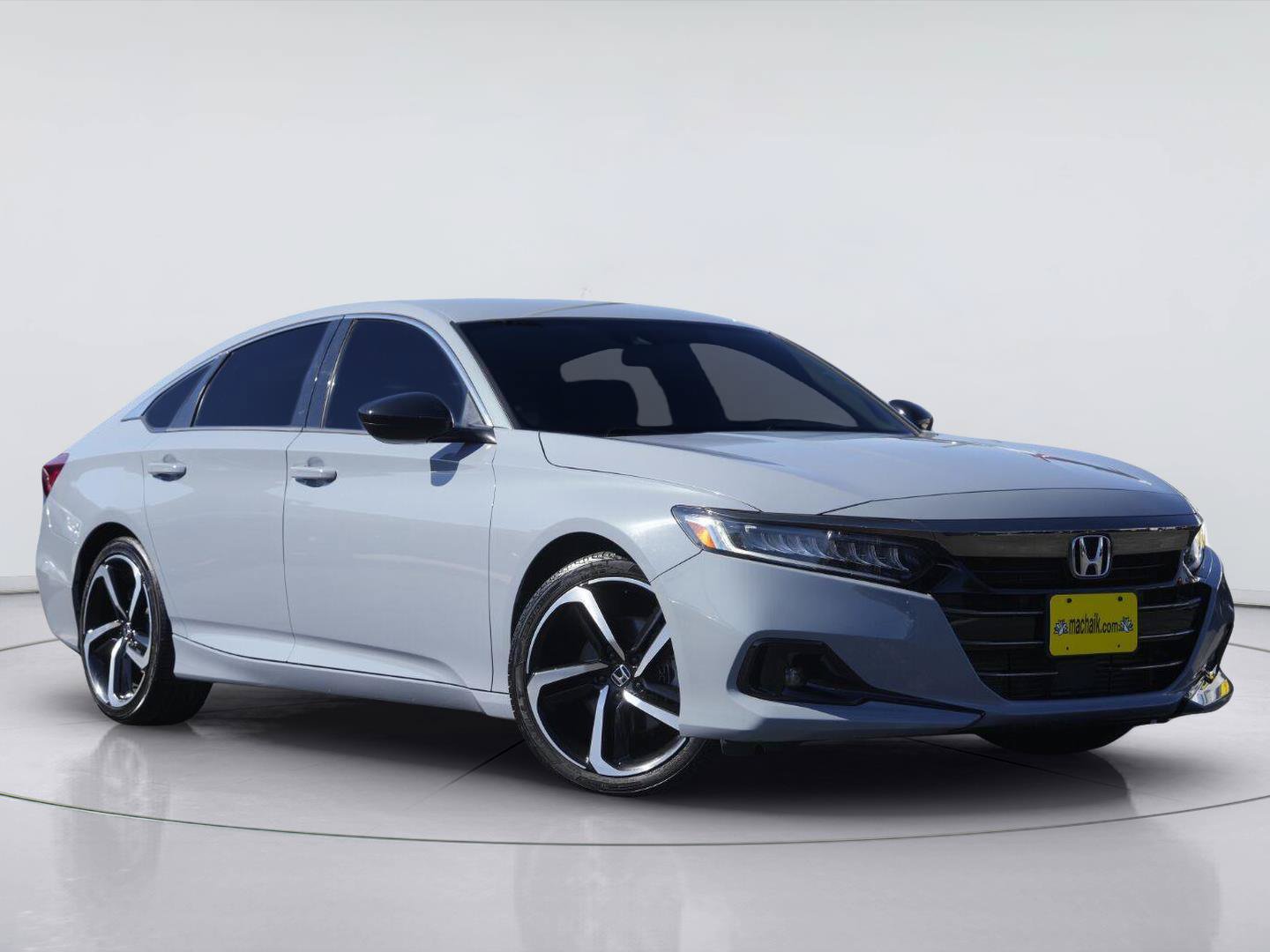 Used 2022 Honda Accord Sport image 2