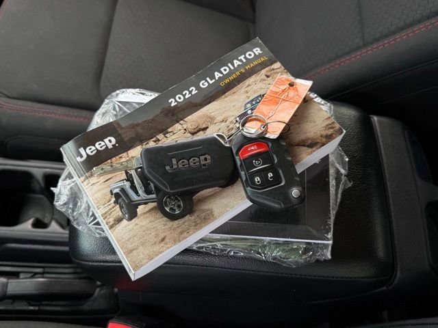 Used 2022 Jeep Gladiator Rubicon w/ LED Lighting Group AWD/4WD image 5
