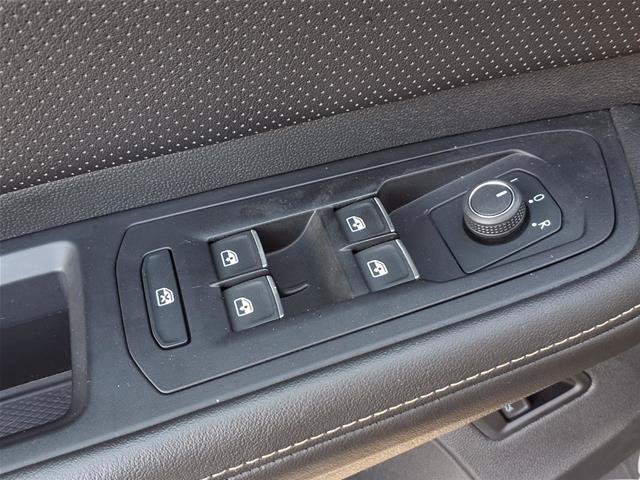 Used 2025 Volkswagen Atlas SE AWD/4WD image 19