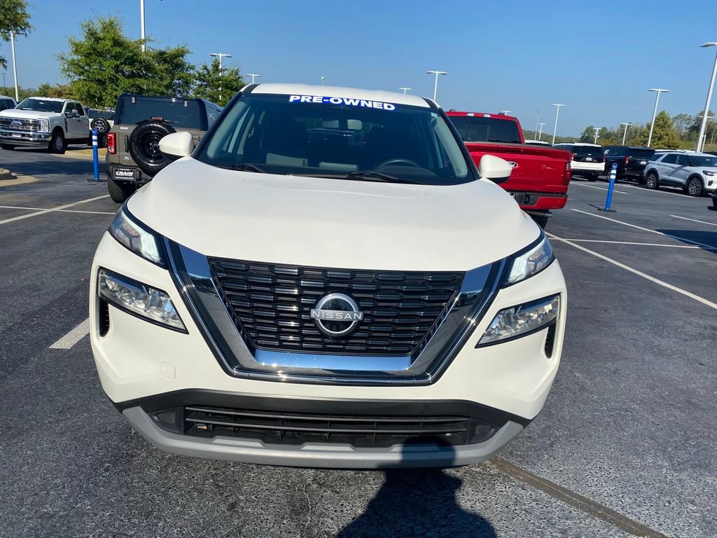 Used 2023 Nissan Rogue SV FWD image 2