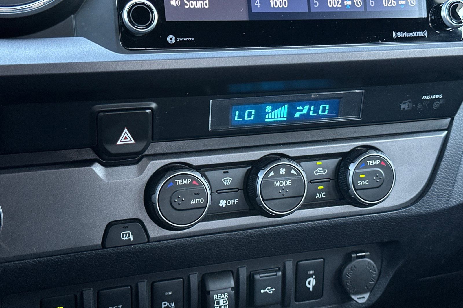 Used 2021 Toyota Tacoma TRD Sport w/ Technology Package RWD image 18