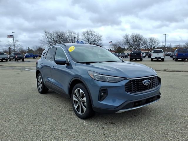 Certified 2024 Ford Escape Platinum image 3