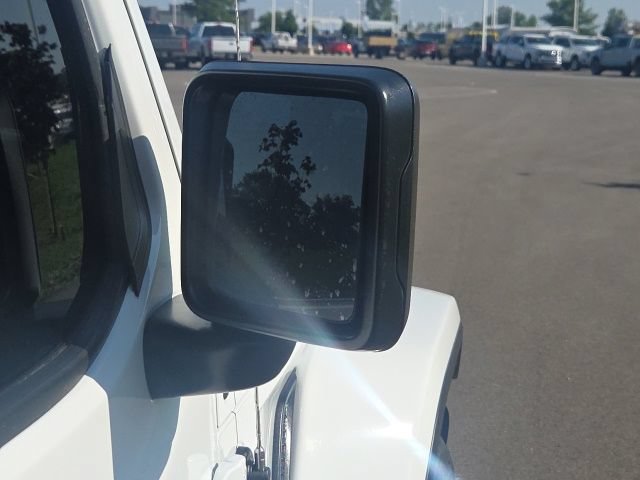 Used 2022 Jeep Wrangler Unlimited Sahara AWD/4WD image 6