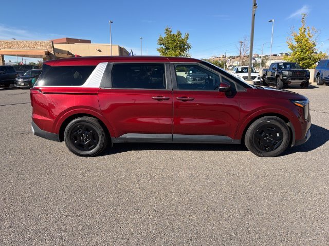 Used 2025 Kia Carnival FWD image 6